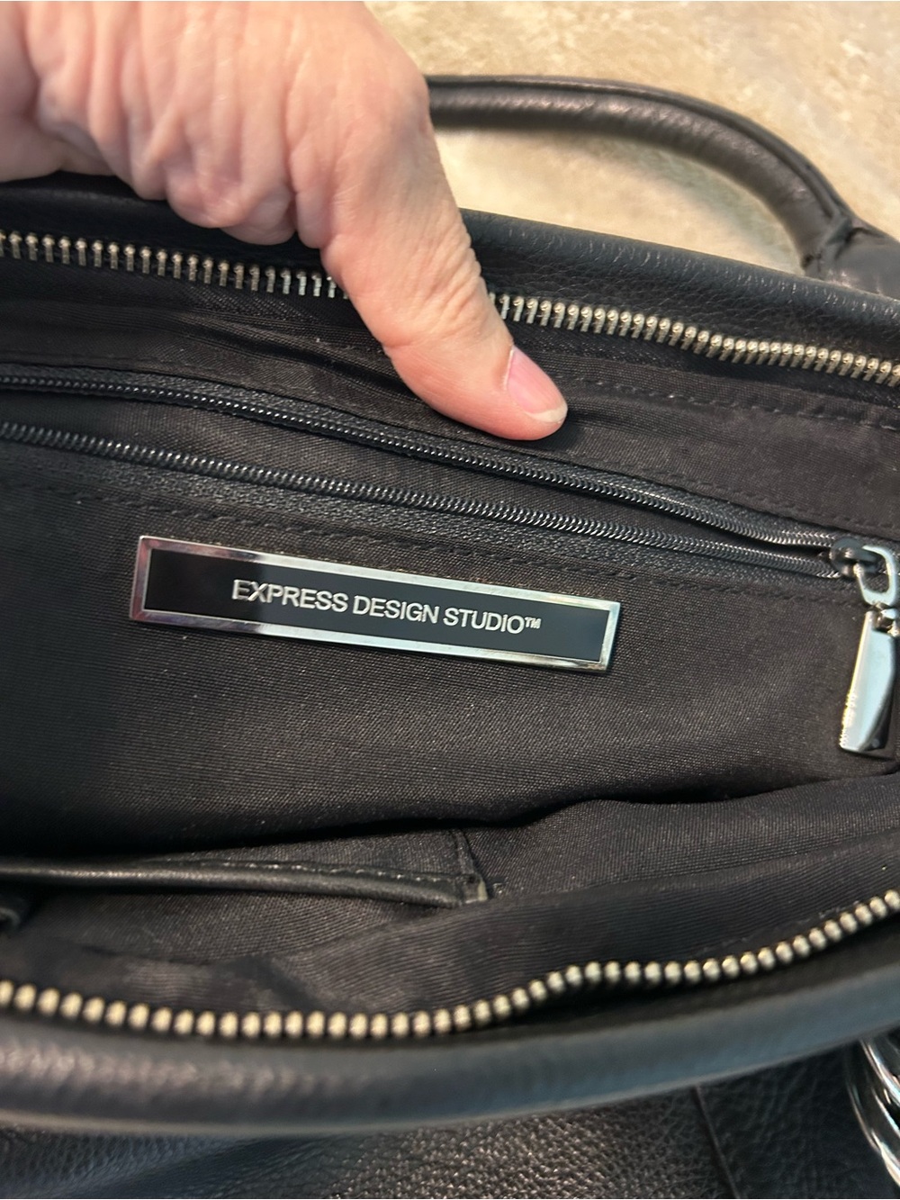 Express Black Pebble Leather Shoulder Tote Bag - Picture 6 of 11